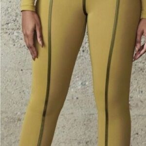 JLUX LABEL Temi Olive piping legging Sz medium